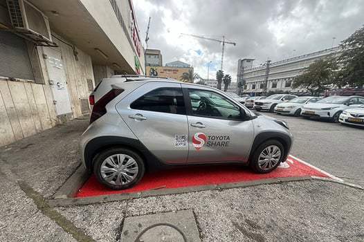עמדות TOYOTA SHARE במתחמי רשת שופרסל, צילום: TOYOTA SHARE